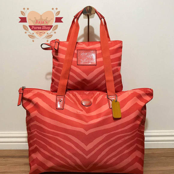 Coach Handbags - 🧡Coach Signature Bag & Snap Pouch🧡
